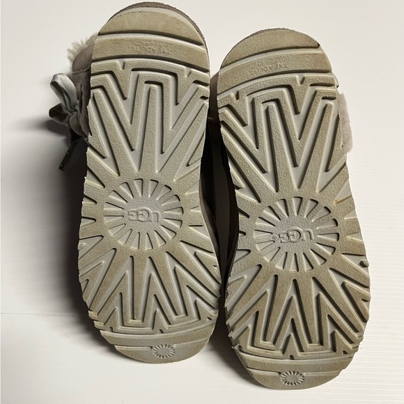 UGG grey Pala side lace up boots, good condition. Measures as women’s 5 - Picture 7 of 7